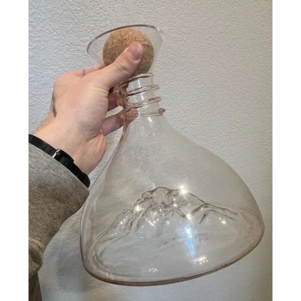 Glass Wine Decanter, Mountain design Theme *New*